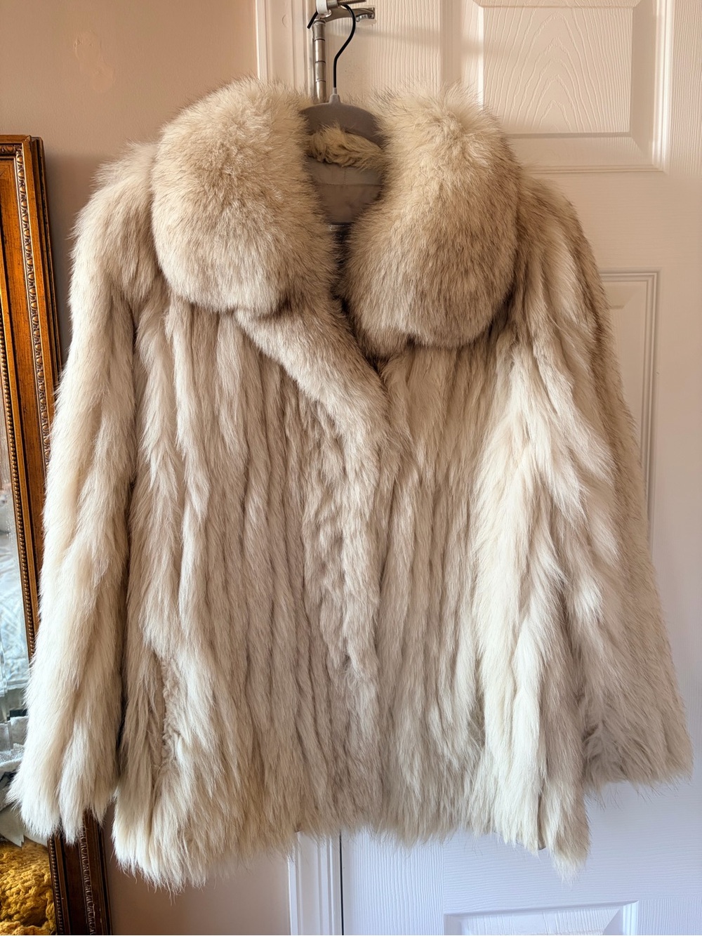 Vintage Norwegian fox fur ladies cost 12/14